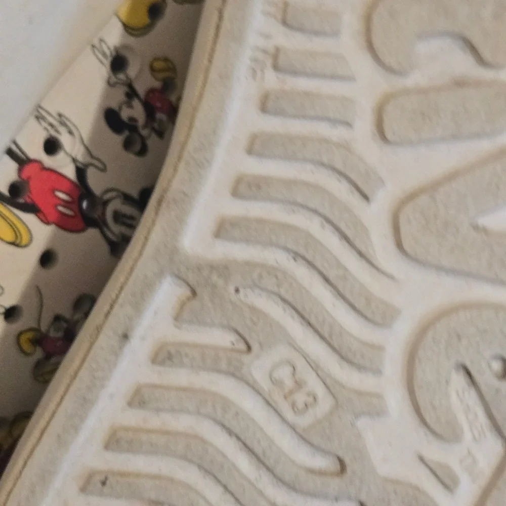 Native Shoes Jefferson Disney Mickey Mouse Kids White Slip On Sneakers C13